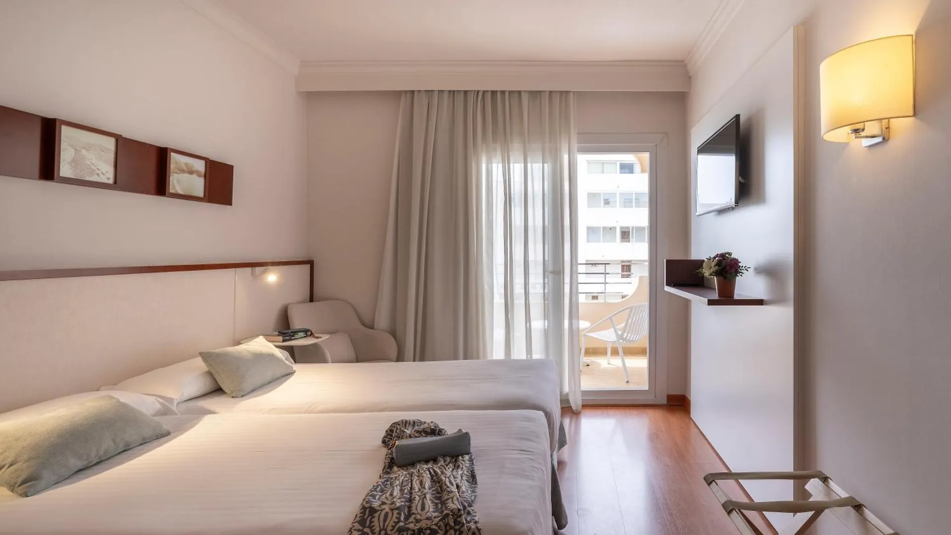 ***  Prestige Victoria Hotel Roses Spain
