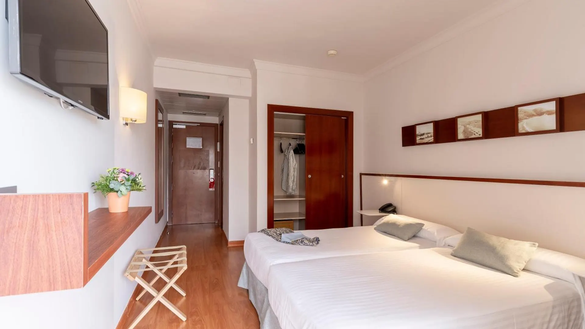 Hotel Prestige Victoria Rosas
